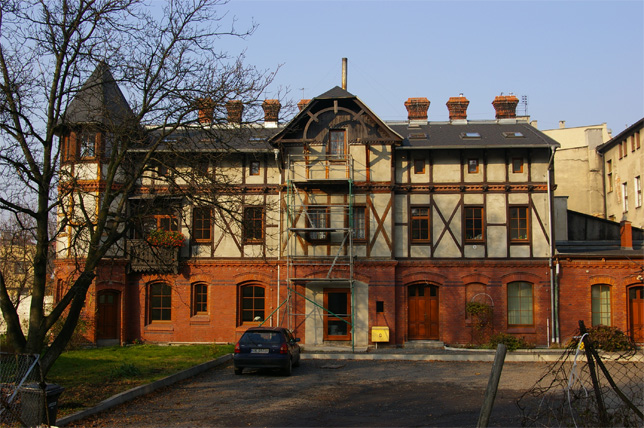 Dom przy ul. Piastowskiej 33